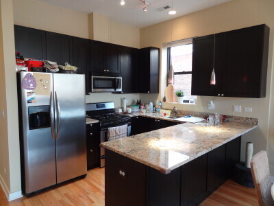 Building Photo - 2151 W Evergreen Ave