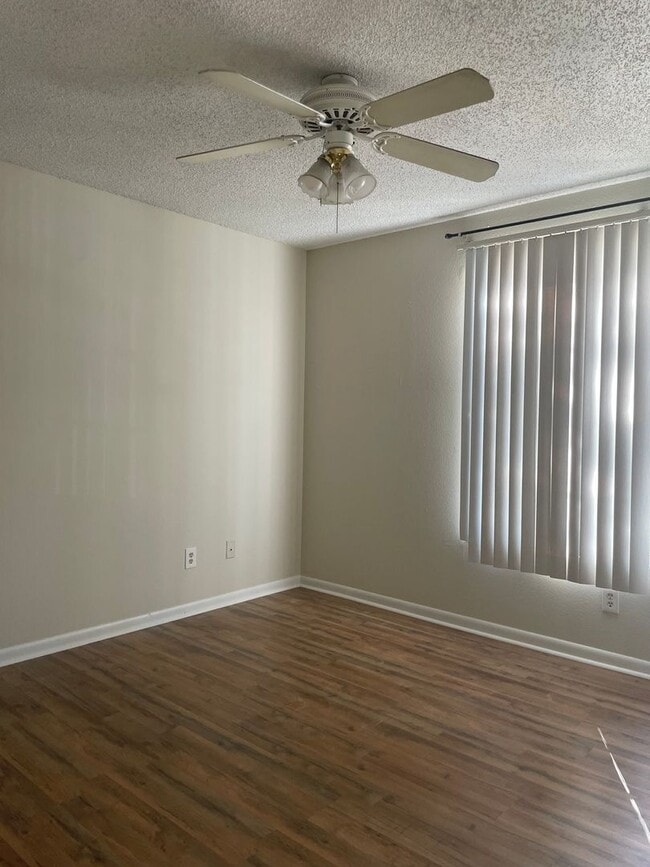 Building Photo - 2/1.5 Fletcher Mill Townhouse $1550/month Available 6/20/2026