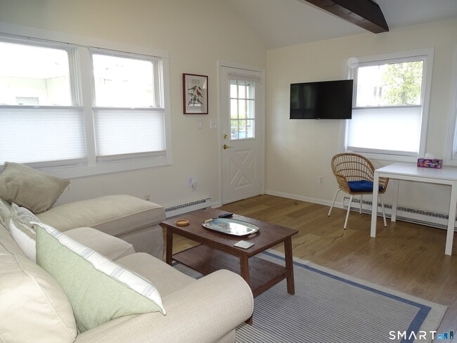 Building Photo - 81 Church St