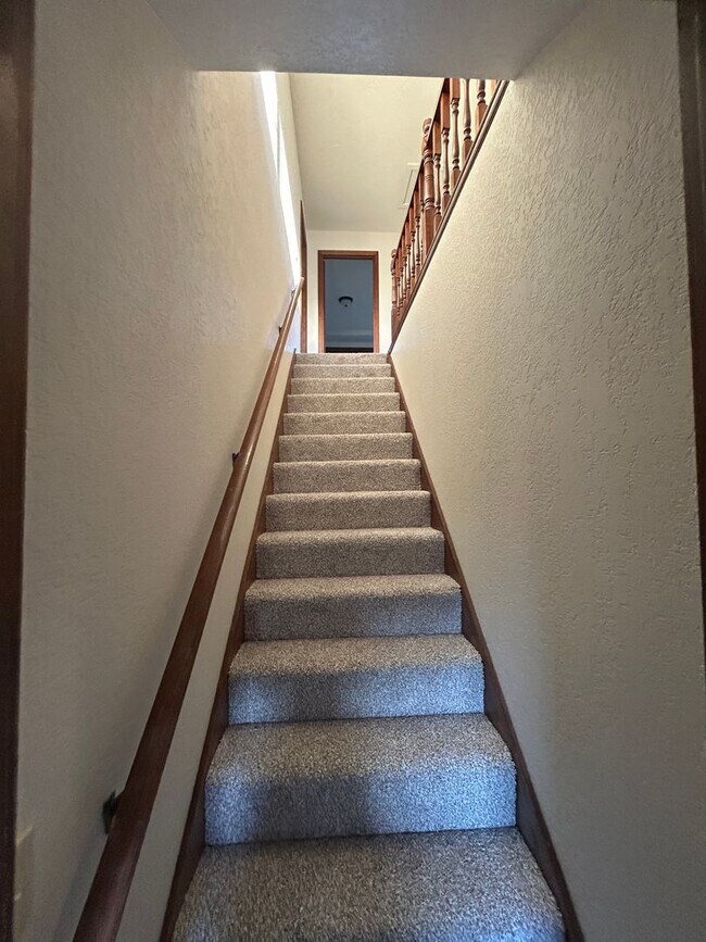 Building Photo - 4 Bedroom, 2 Bathroom House in Lynden with Fenced Yard