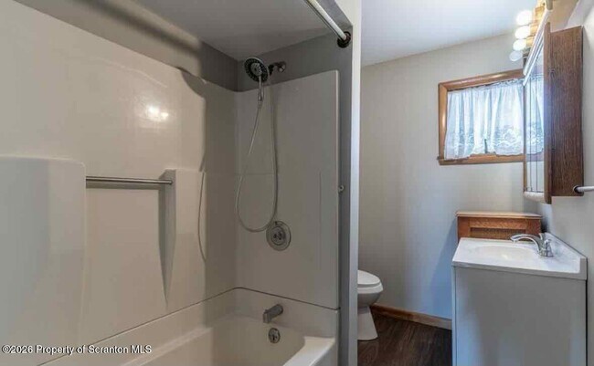 Building Photo - 112 Grove St