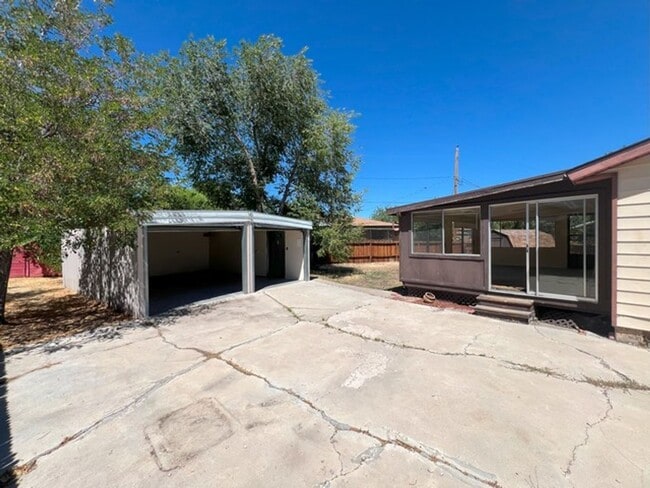 Building Photo - Three Bedroom Home In Northwest Reno.