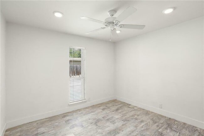 Building Photo - 5820 Berkman Dr