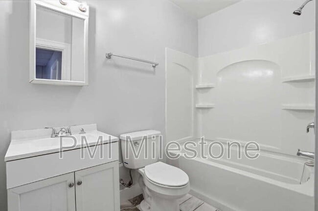 Building Photo - 207 N Mulberry St