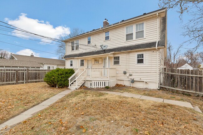 Building Photo - 227 E 17th Ave