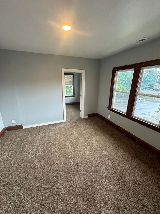 Building Photo - 235 S Arlington St