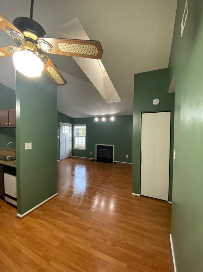 Building Photo - 610 Zephyr Ct
