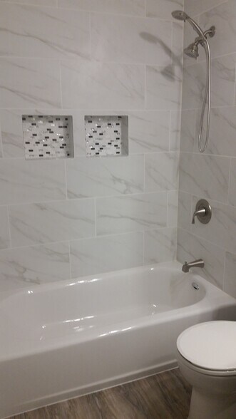 Hall Bathroom - 35 Massolo Dr