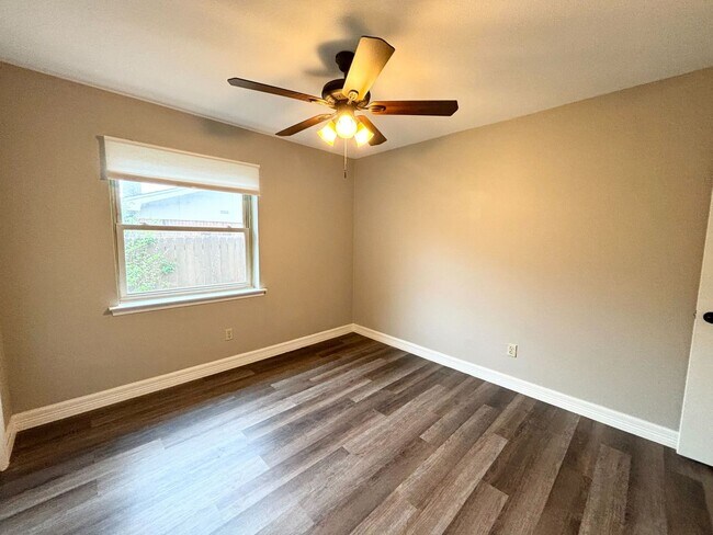 Building Photo - Completely Remodeled 4 bedroom Home