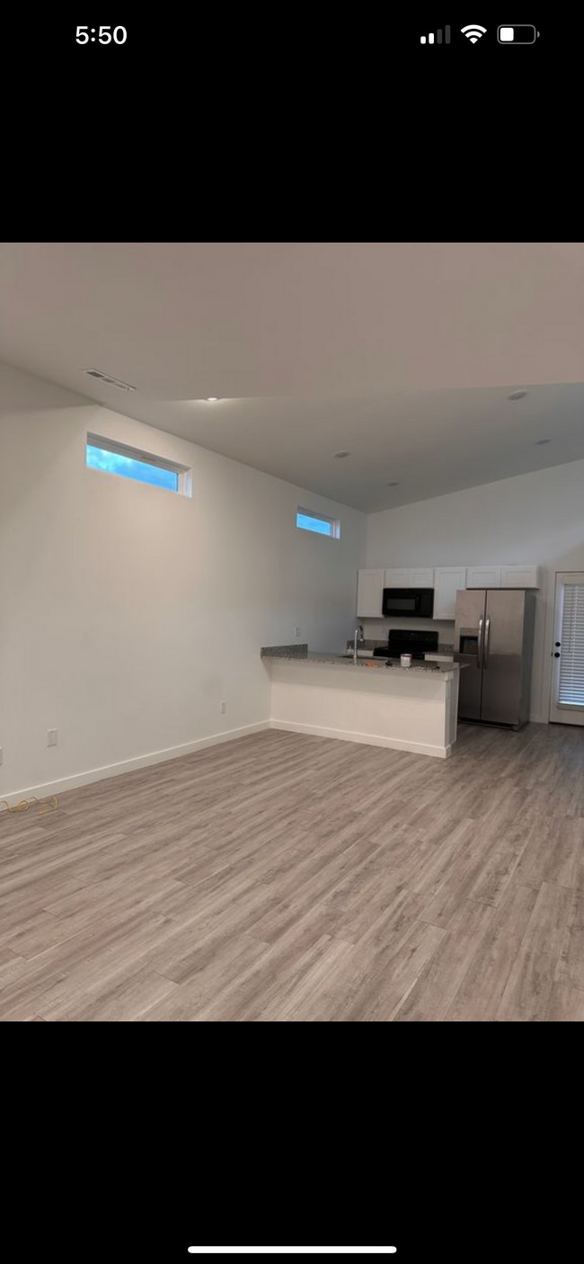 Building Photo - 920 Illinois Ave