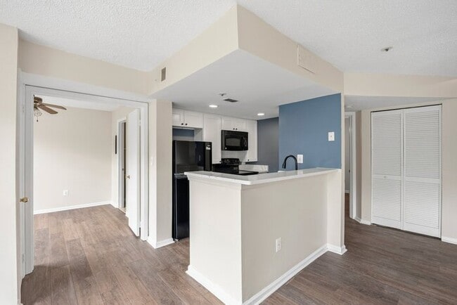 Building Photo - 14053 Vista Dr