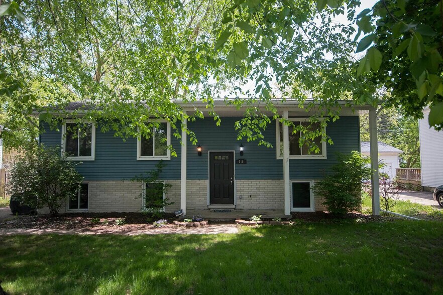 Building Photo - 518 Bergen Ave