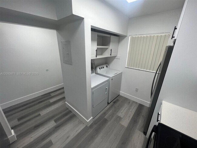 Building Photo - 10317 NW 9th St Cir