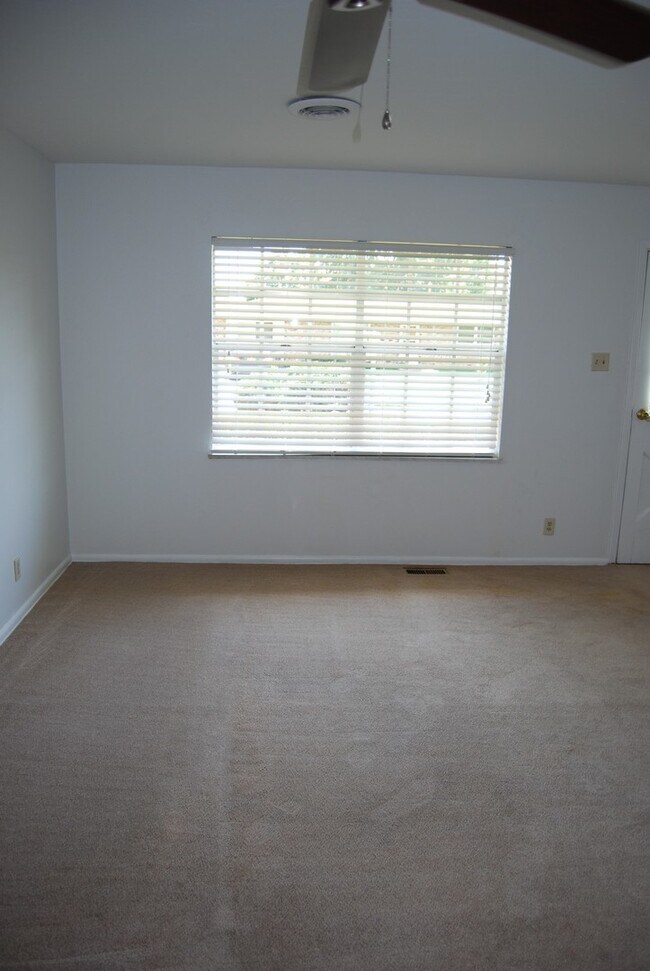 Building Photo - 7712 Colony-