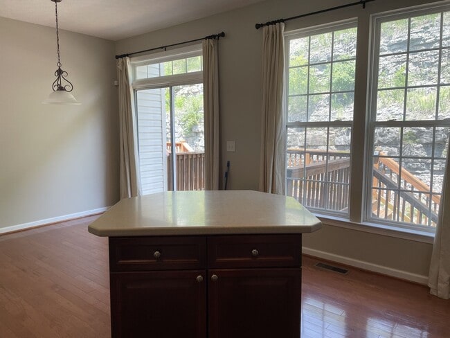 Building Photo - 3 Bedroom/2.5 Bath Townhome in Great Location