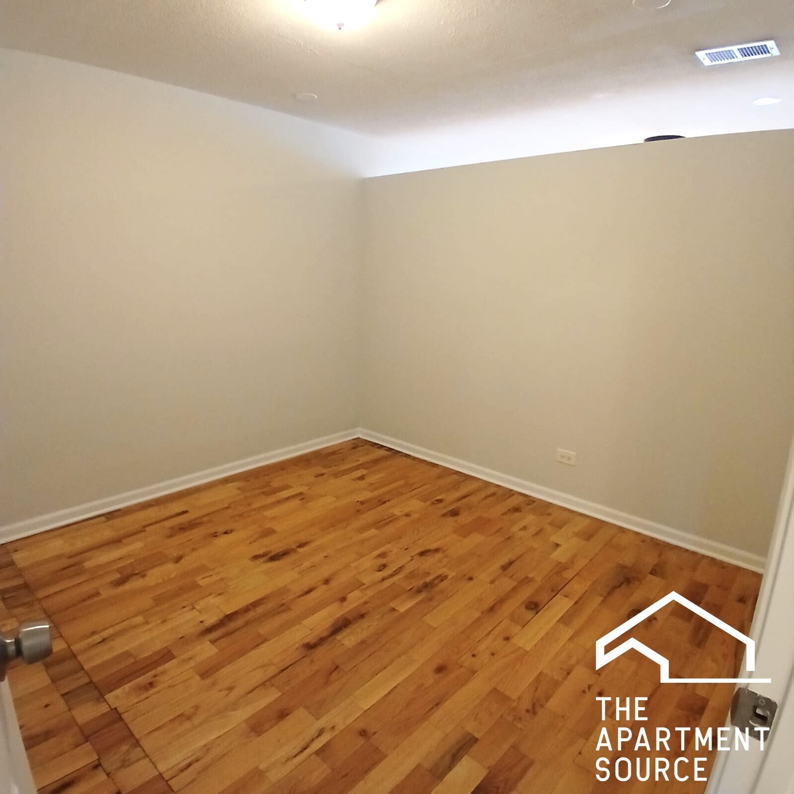 Building Photo - 4642 N Francisco Ave