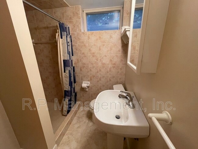 Building Photo - 6240 Jupiter Rd NE