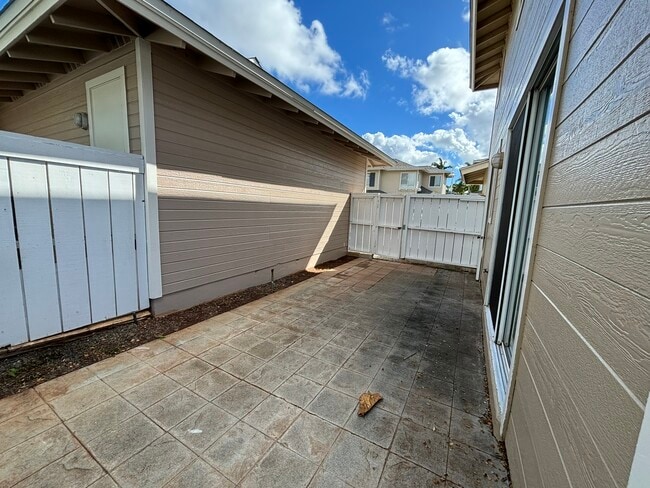 Building Photo - 91-1058-1058 Keokolo St