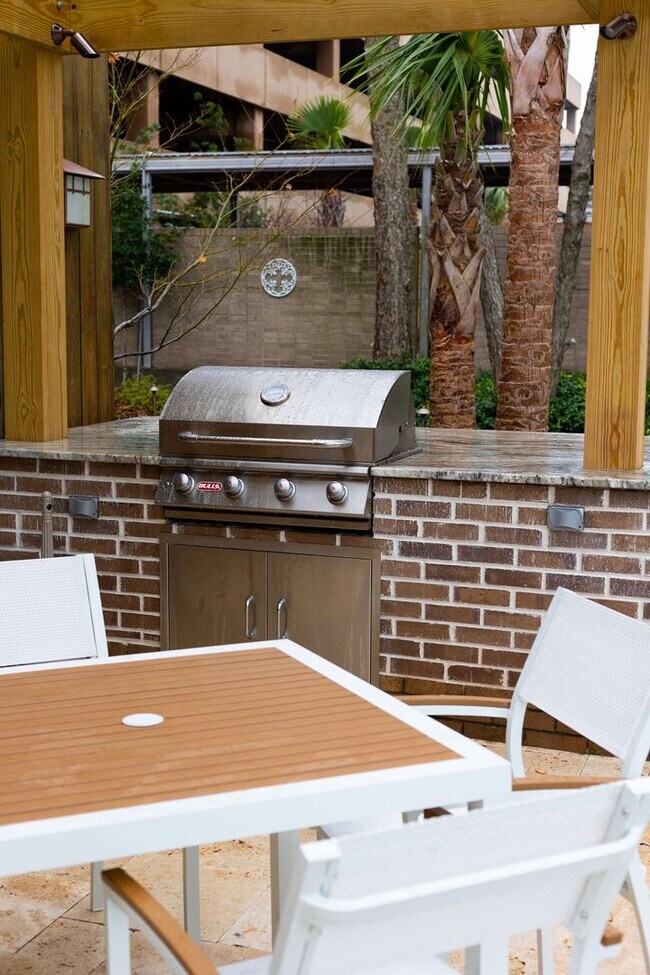 Building Photo - sp077