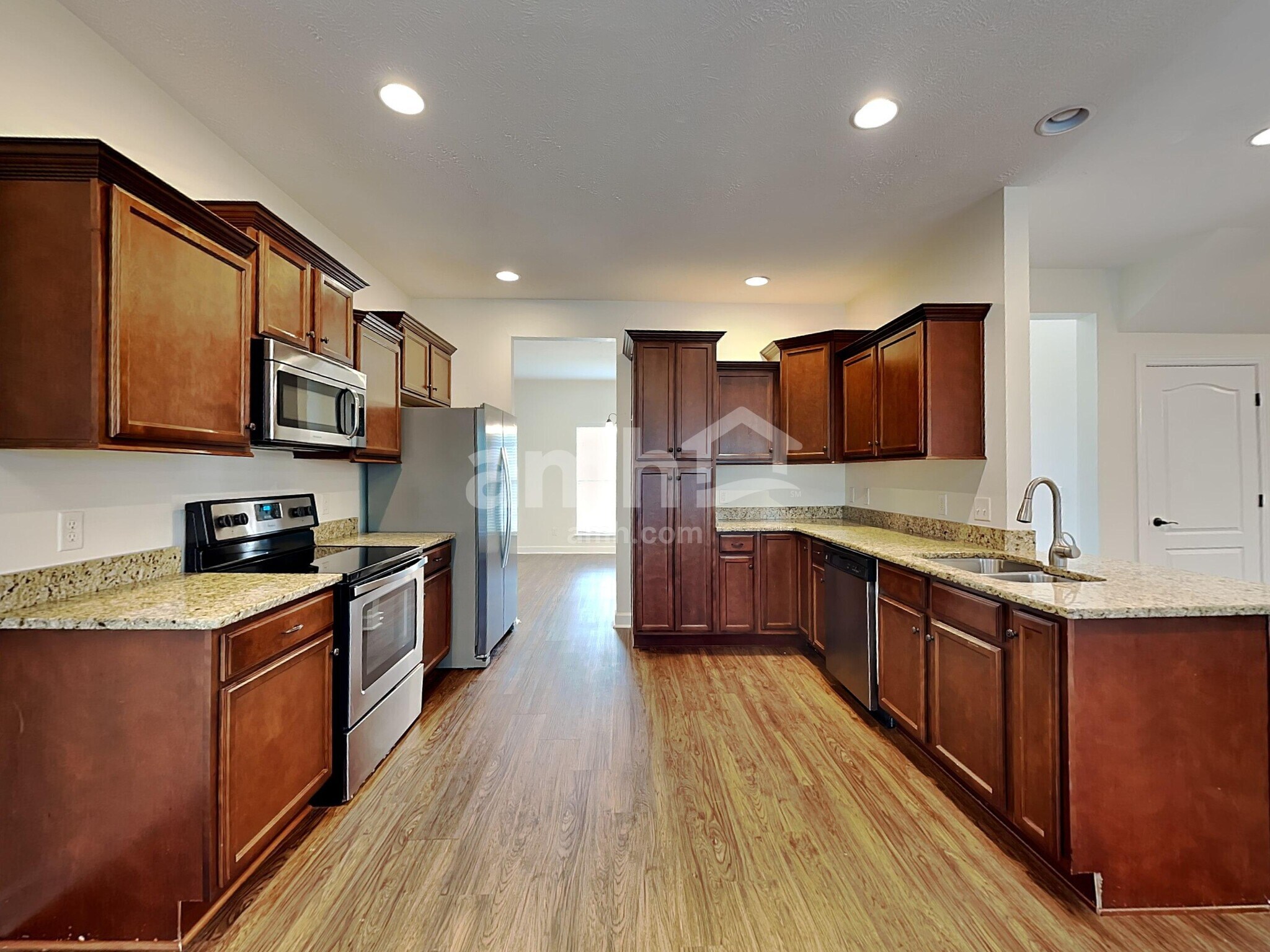Building Photo - 6457 Sunnywood Dr
