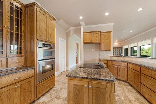 Building Photo - 101 Up There