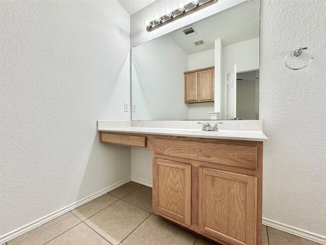 Building Photo - 1015 Aiken Dr