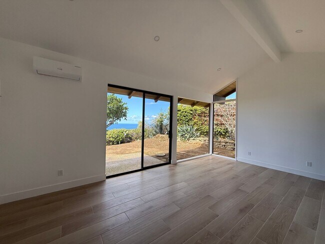 Building Photo - Newly Renovated 4 Bedroom Residence in La Jolla