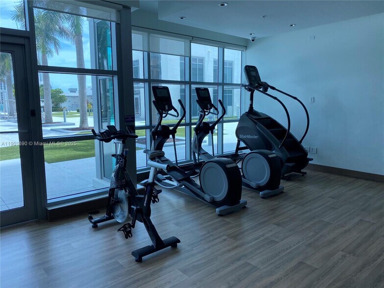 Building Photo - 3301 NE 1st Ave