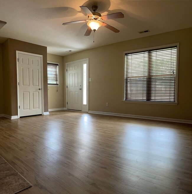 Building Photo - Super Sugarberry