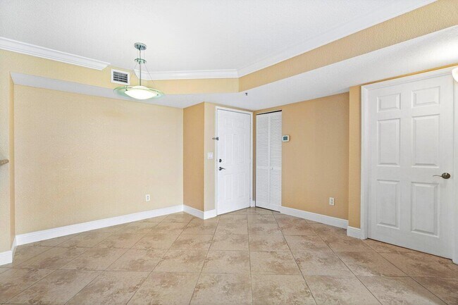 Building Photo - 135 Yacht Club Way