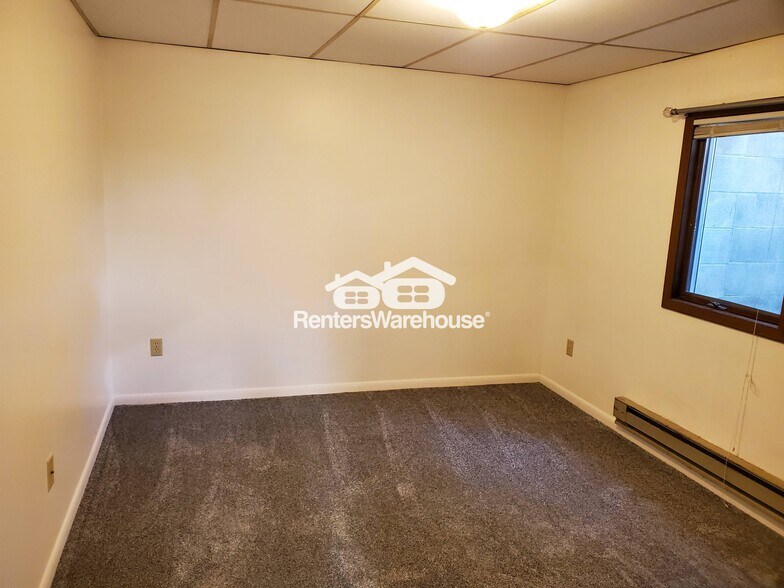 Building Photo - 109 4th Ave SE