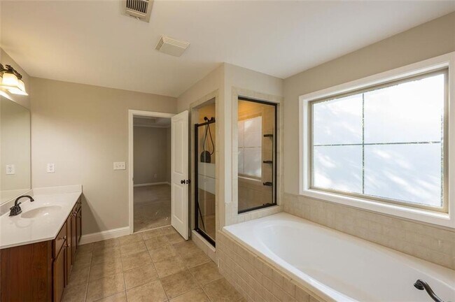 Building Photo - 2707 Silver Hill Terrace SE