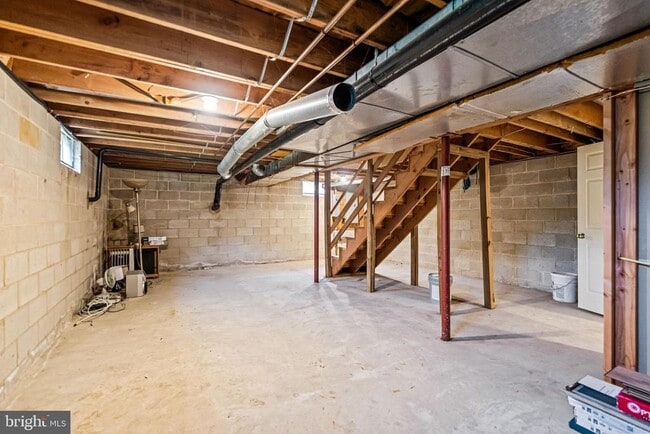 Building Photo - 1150 Garrison Rd