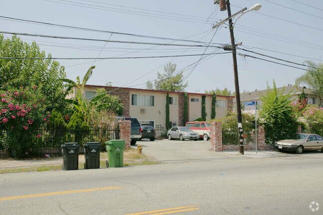 Building Photo - 6661 Fulton Ave