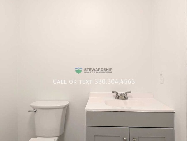 Building Photo - 376 Oak Mnr Ave NE