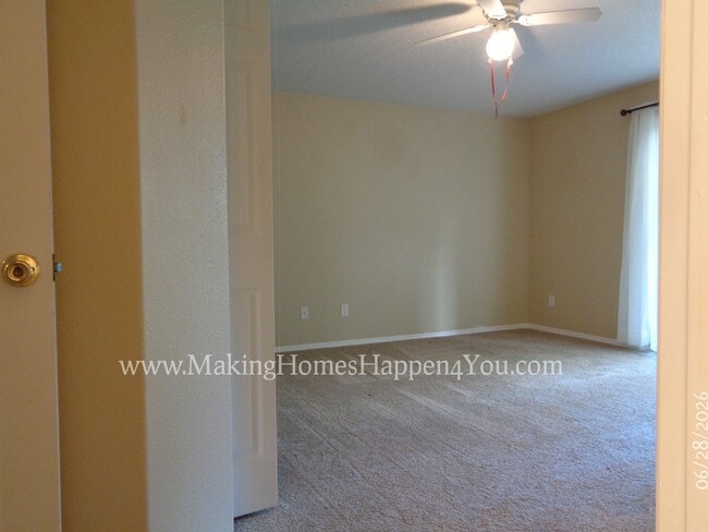 Building Photo - 260 SW Oregon Trail Dr