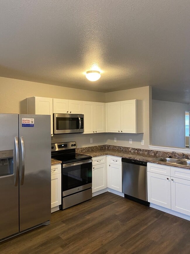 Building Photo - 3828 Travers Ln