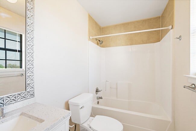 Building Photo - 113 Ramon Cardenas Dr