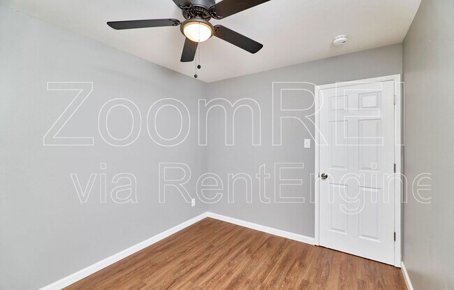 Building Photo - 2400 E Humes Ln