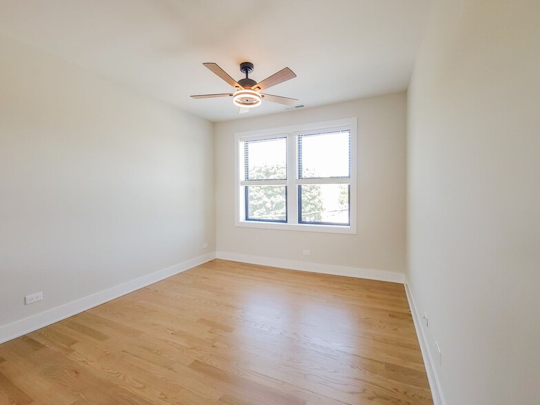 Building Photo - 4409 N Seeley Ave