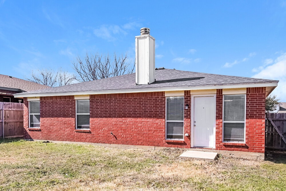 Building Photo - 8128 Twin Oaks Trail