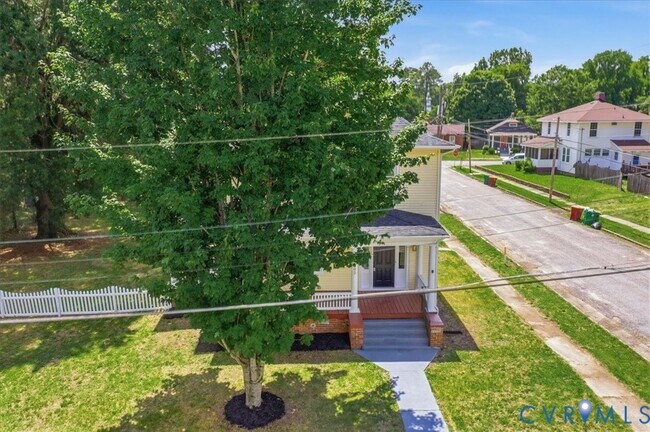Building Photo - 1802 Varina Ave