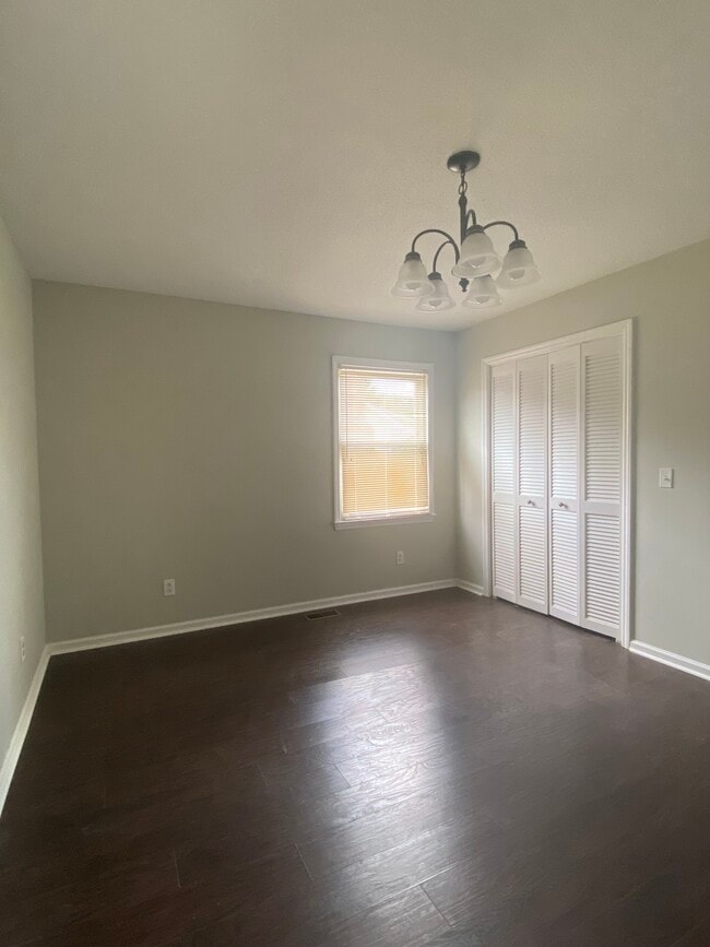 Building Photo - 1014 Buchanan Dr