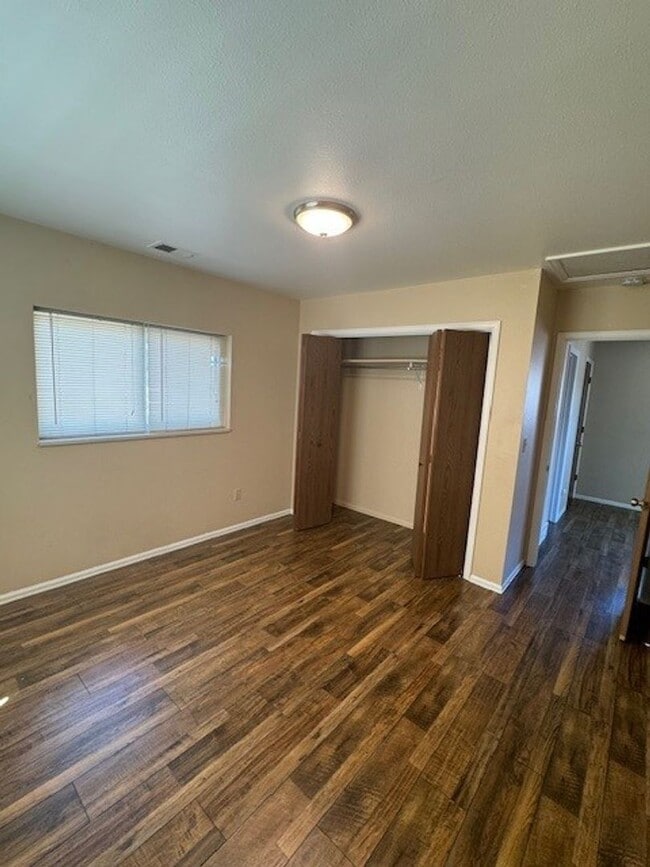 Building Photo - 2227 Arapahoe Ave