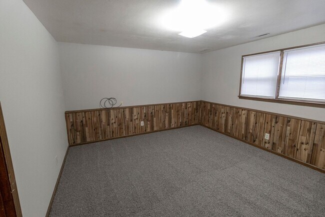 Building Photo - 4465-4467-4467 Santa Anna Dr