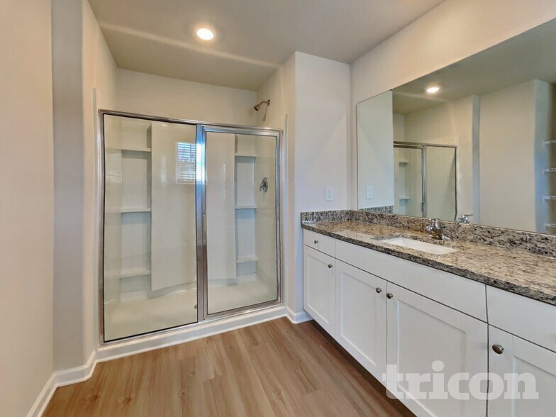 Building Photo - 205 Coleshill Rd