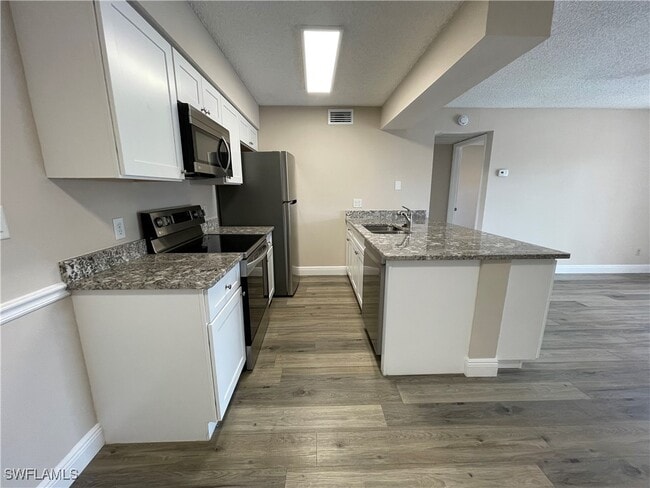 Building Photo - 5317 Summerlin Rd