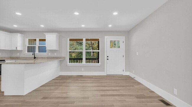 Building Photo - New construction home in beautiful Dunlap
