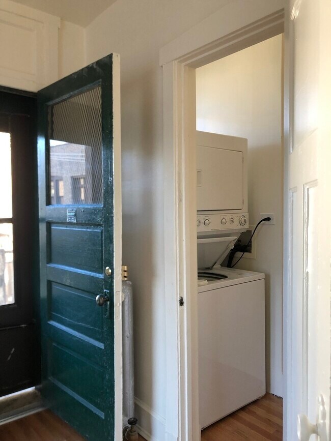 Building Photo - 1126 W Pratt Blvd