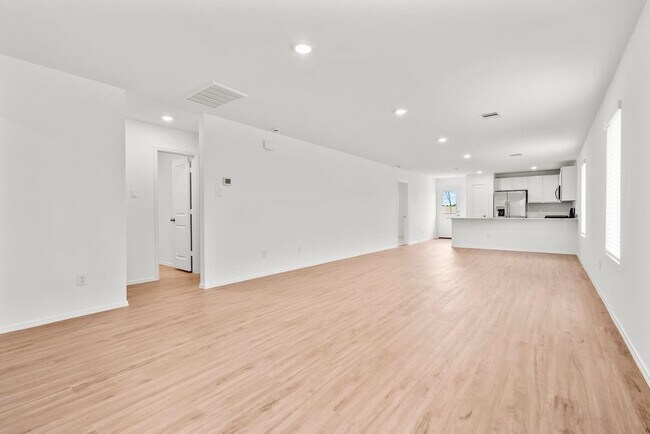 Building Photo - 7507 Birch Harvest Dr